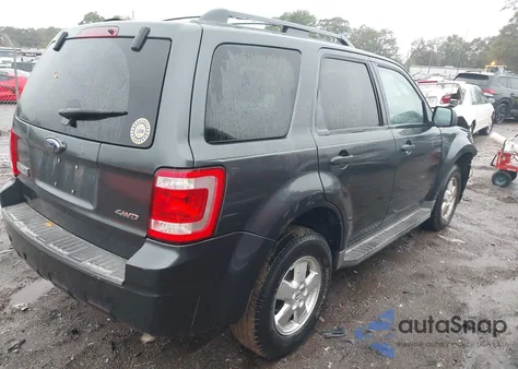 2009 Ford Escape Xlt z USA, uszkodzony, nr VIN 1FMCU93739KC47248